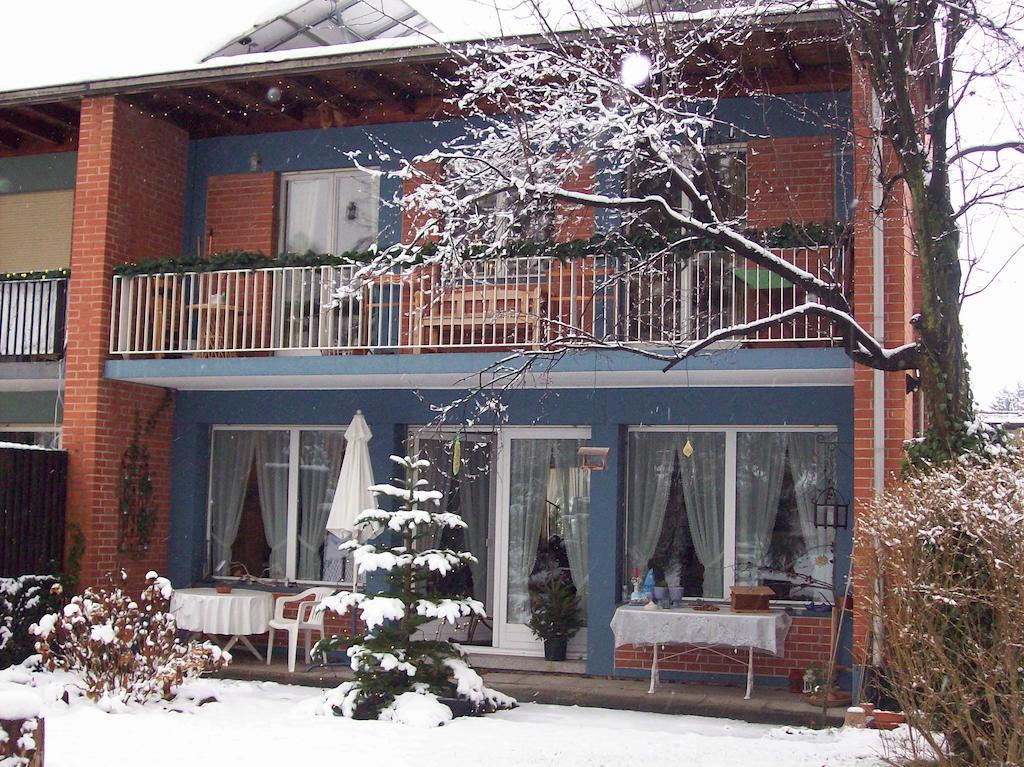 Chez Jean Et Daisy Bed & Breakfast Riehen Dış mekan fotoğraf
