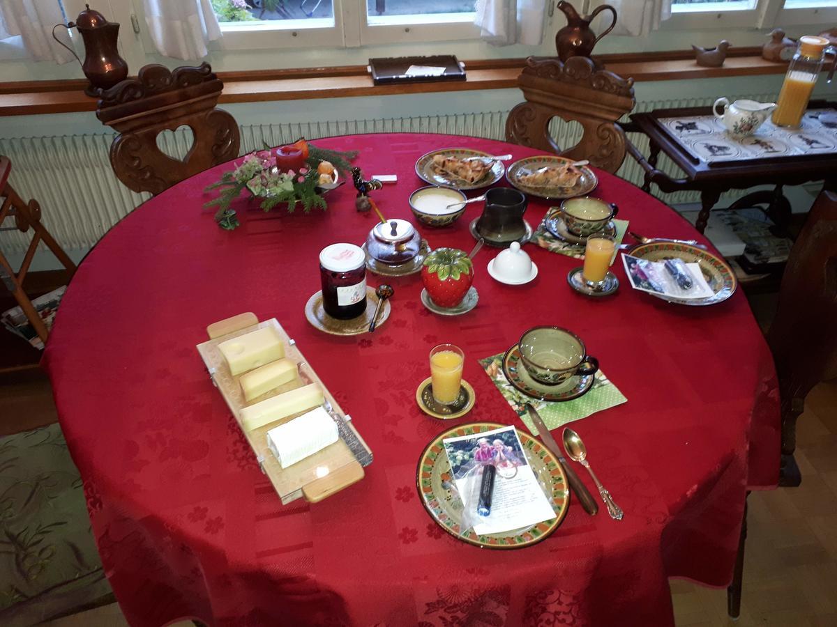 Chez Jean Et Daisy Bed & Breakfast Riehen Dış mekan fotoğraf